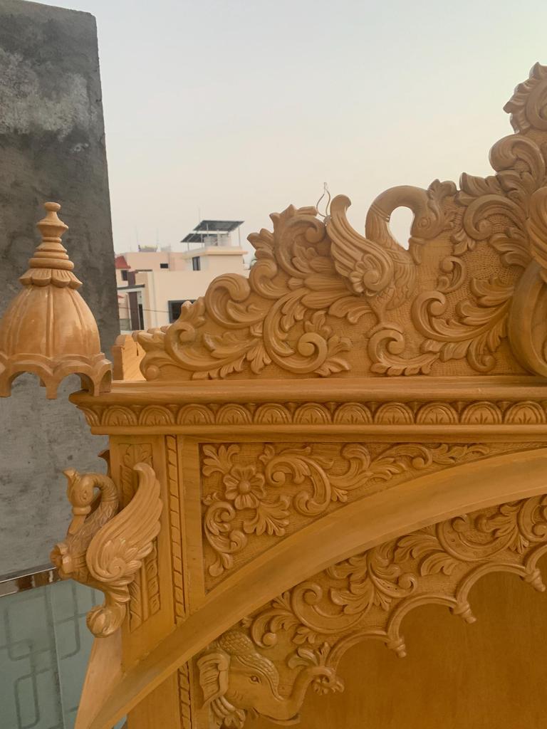 Handgeschnitzter Hindu-Tempel aus Teakholz mit LED-Beleuchtung