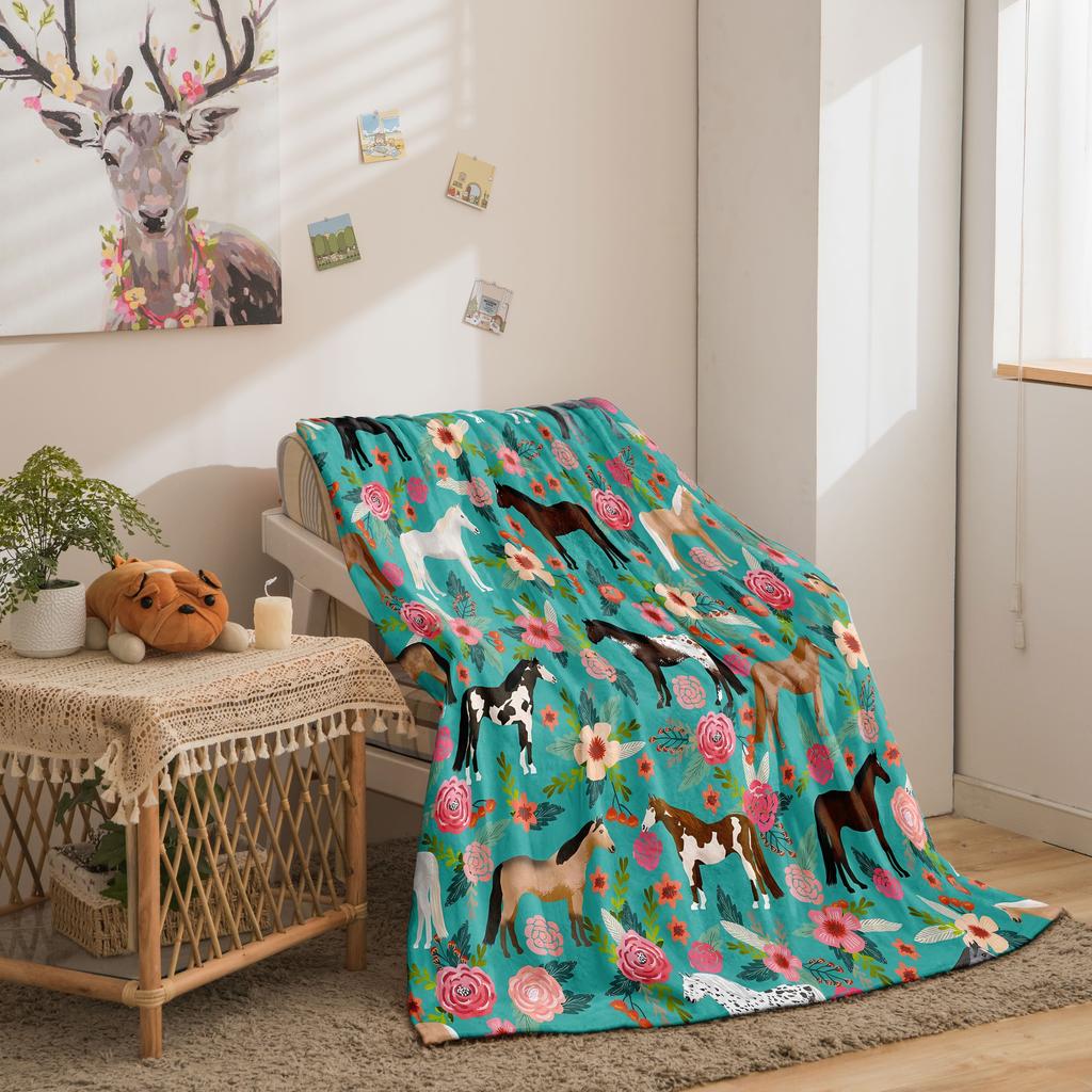 A Green Blanket Featuring Many Horses And Flowers, Soft And Comfortable, Gentle on The Skin, Suitable for Home Use, Office Naps