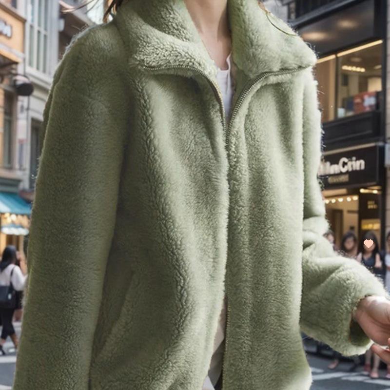 Women's 2025 Lambswool Short Jacket: Autumn/Winter Korean Retro Hong Kong Style, Warm and Versatile.