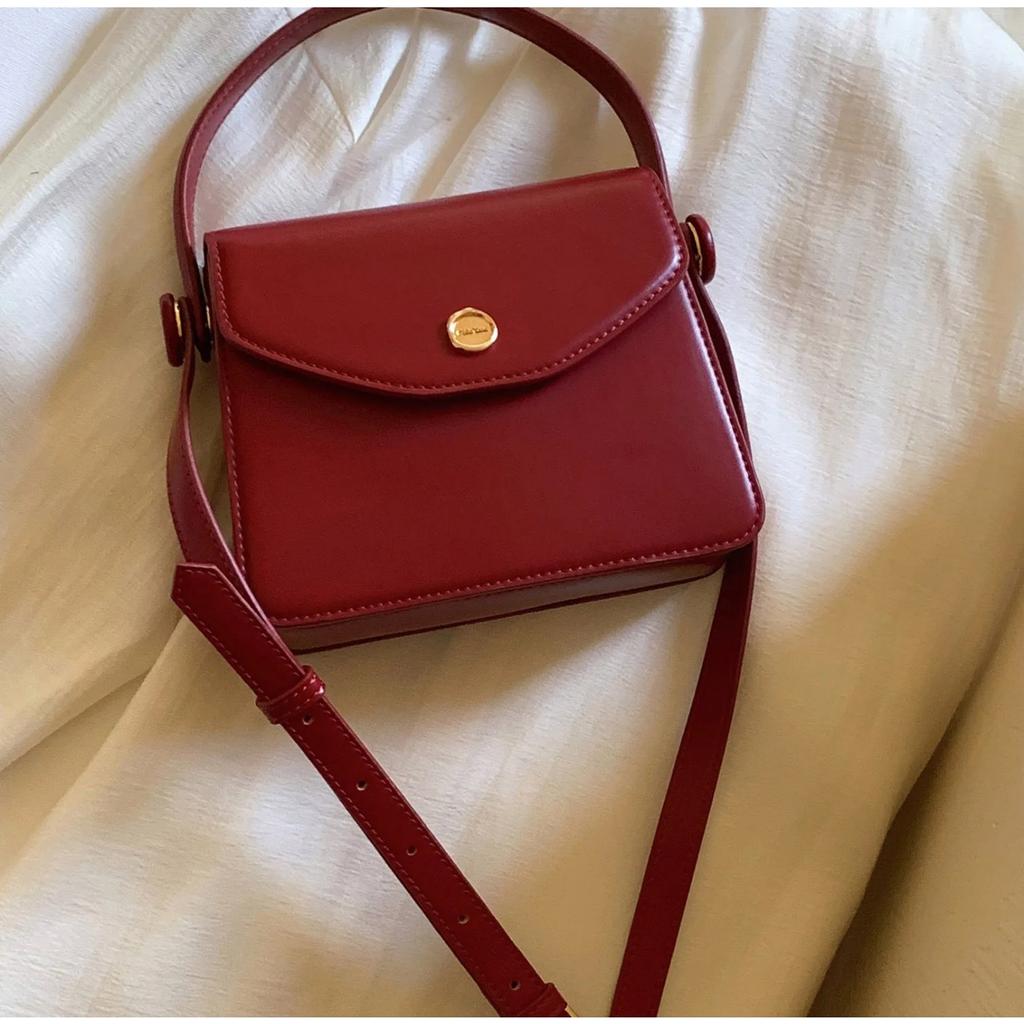 Leichte Luxus-Unterarmtasche im Retro-Stil in Burgunderrot, neuer Damen-Designer, einzigartige Flip-PU-Umhängetaschen, elegante Geschenkhandtasche für Freunde