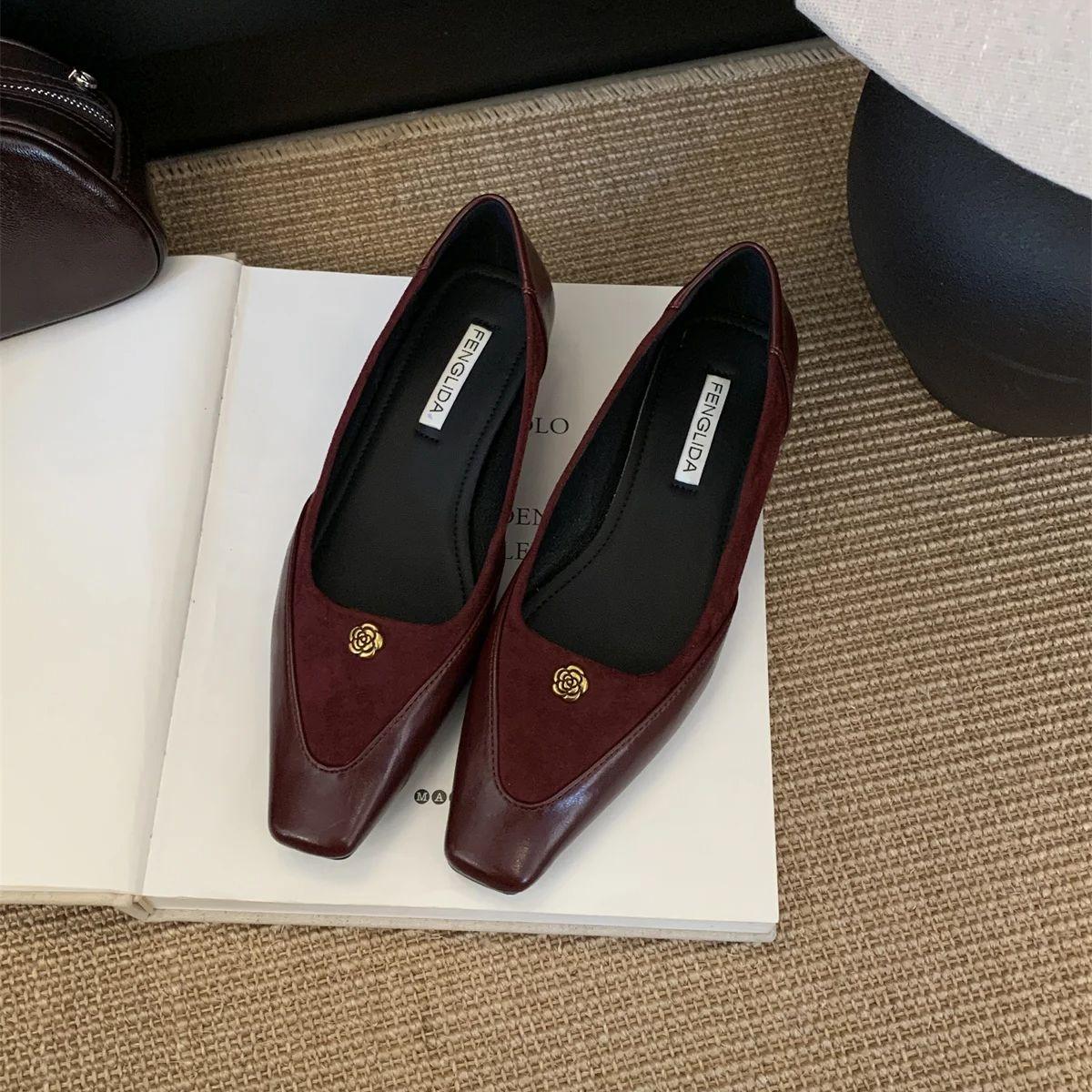 

Fashion Retro Comfort Ballet Shoes Female Casual Daily Low Heel Loafers Luxury Gold Metal Buckle Decoration Elegant Dress Party Pumps 35