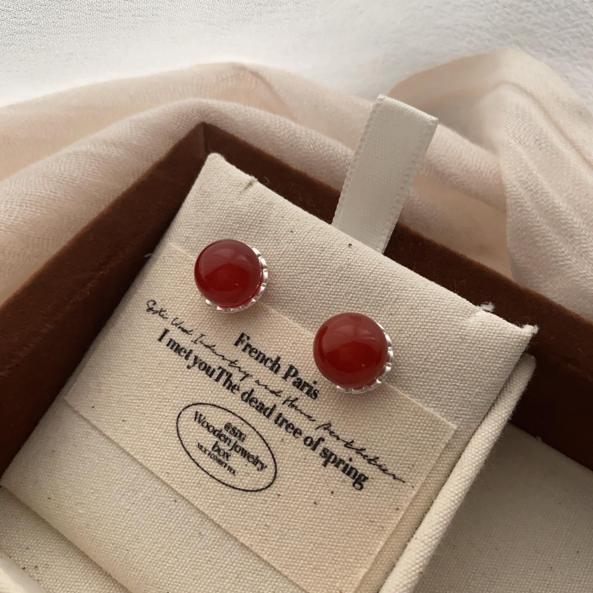 

Мінімалістичні сережки-гвоздики зі натурального каменю, легка розкіш, натуральні ретро-сережки теплого відтінку, привабливі сережки для щоденного носіння