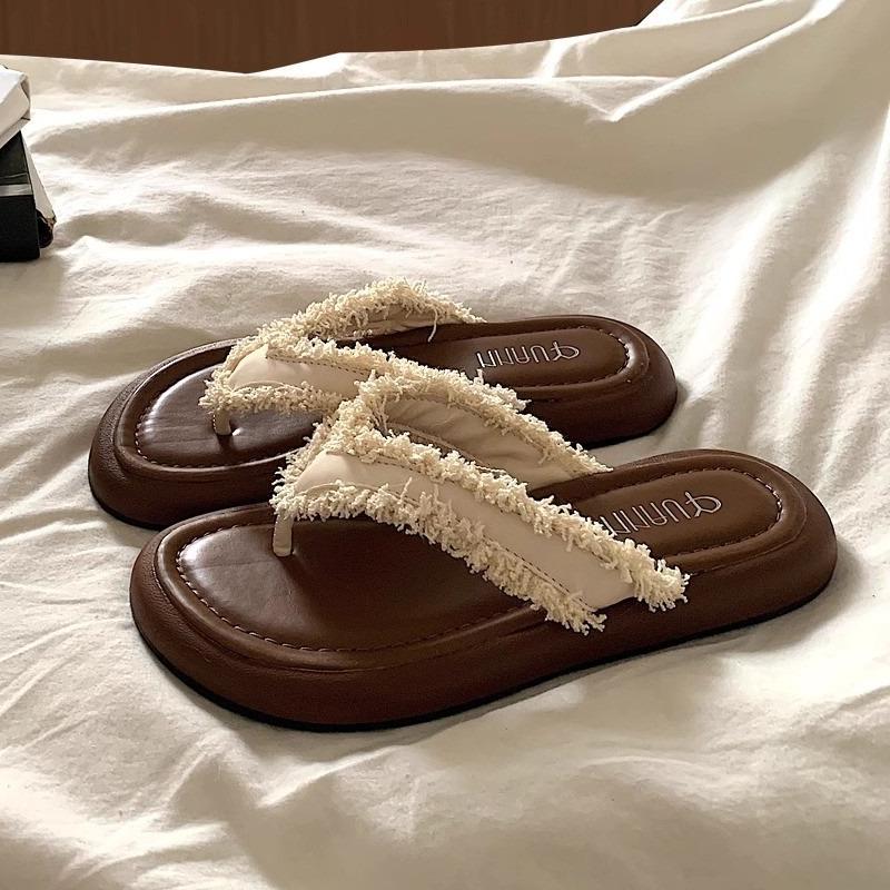 Fashion Summer New Women Slippers Fairy Style Beachside Slippers Retro Flat Woven Sandals Simple Strap Rubber Sole Shoes Slides Women