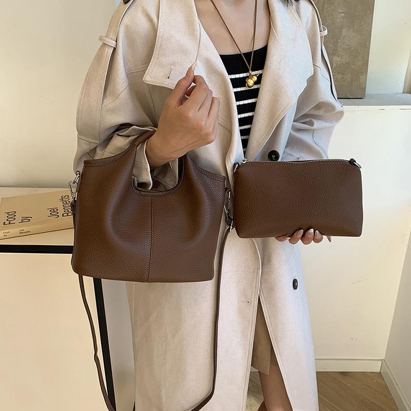 New Spring and Summer Retro Texture Portable Small Bag Female Messenger Bag Fashionable Small Bag Bucket Bag