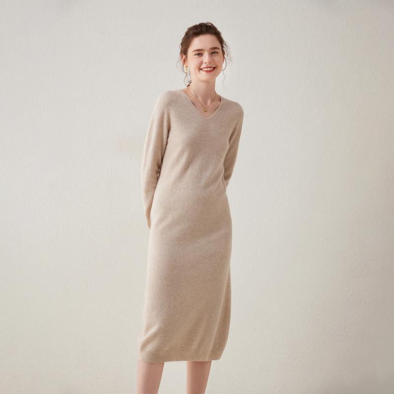 V-neck Cashmere Over-the-Knee Slimming Dress - Long-Sleeved, Loose Fit, 2023 Autumn/Winter Collection