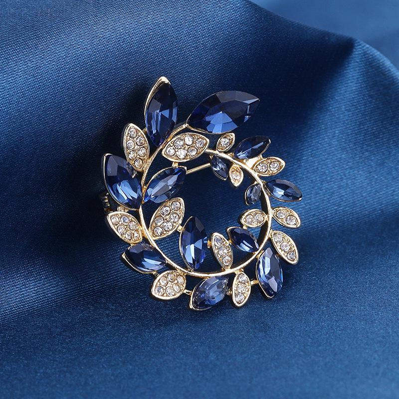 2023 Women's Crystal Brooch: Creative and Luxurious Niche Design