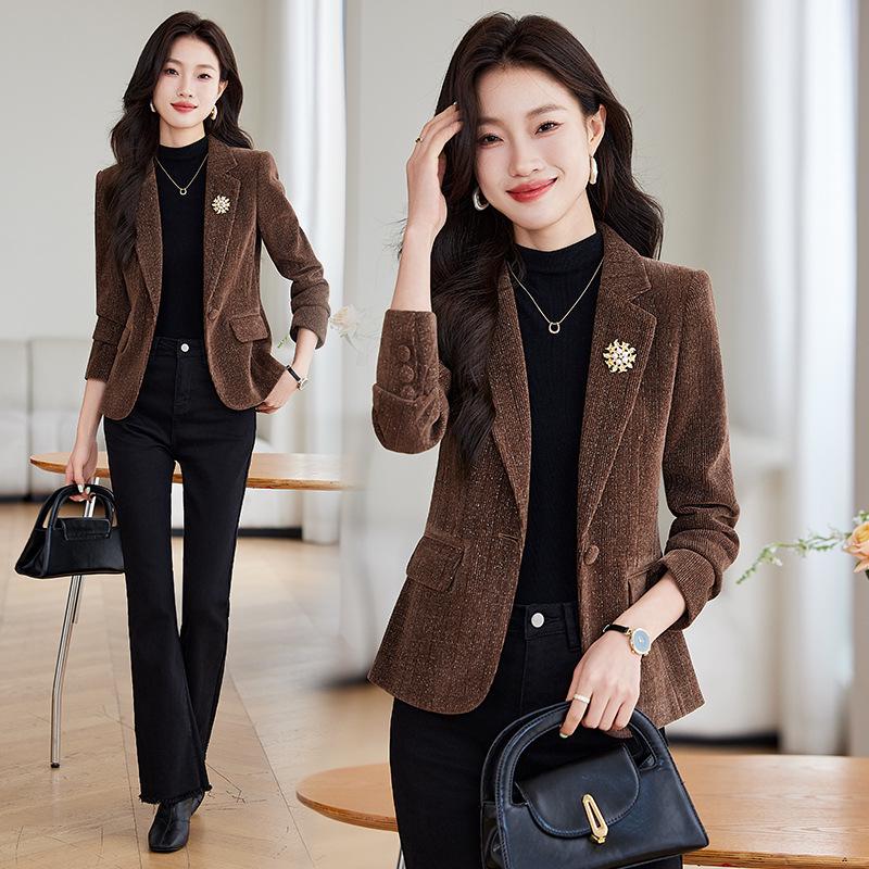 

Женский повседневный блейзер весна/осень 2025: Трендовая короткая куртка этого года SH051 XXL (62.5-67.5kg) кофейный