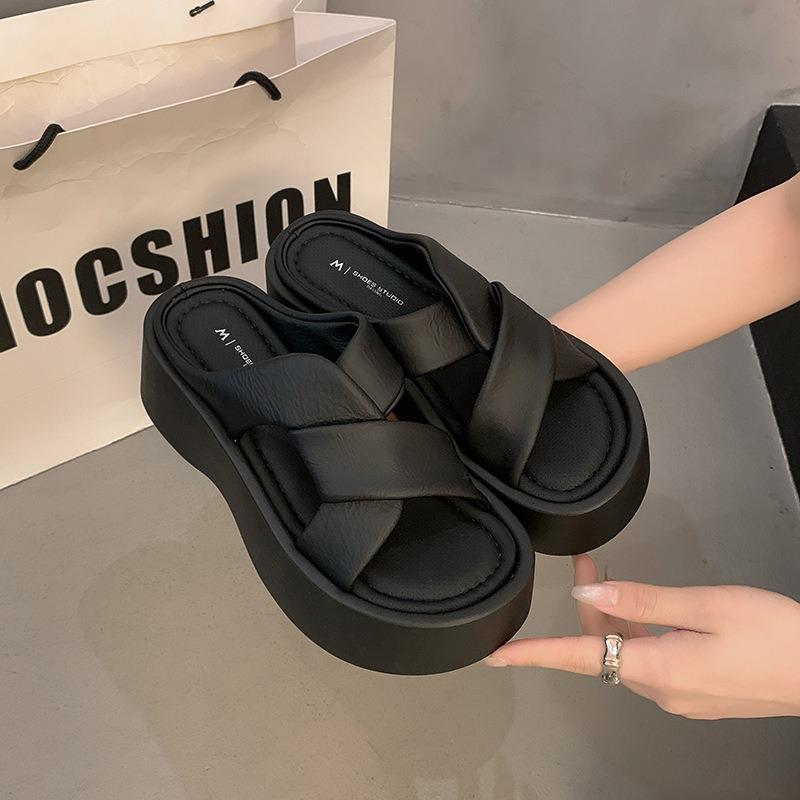 Wear new wedge heels slippers women's beach summer light thick bottom small fashion one-word drag retro