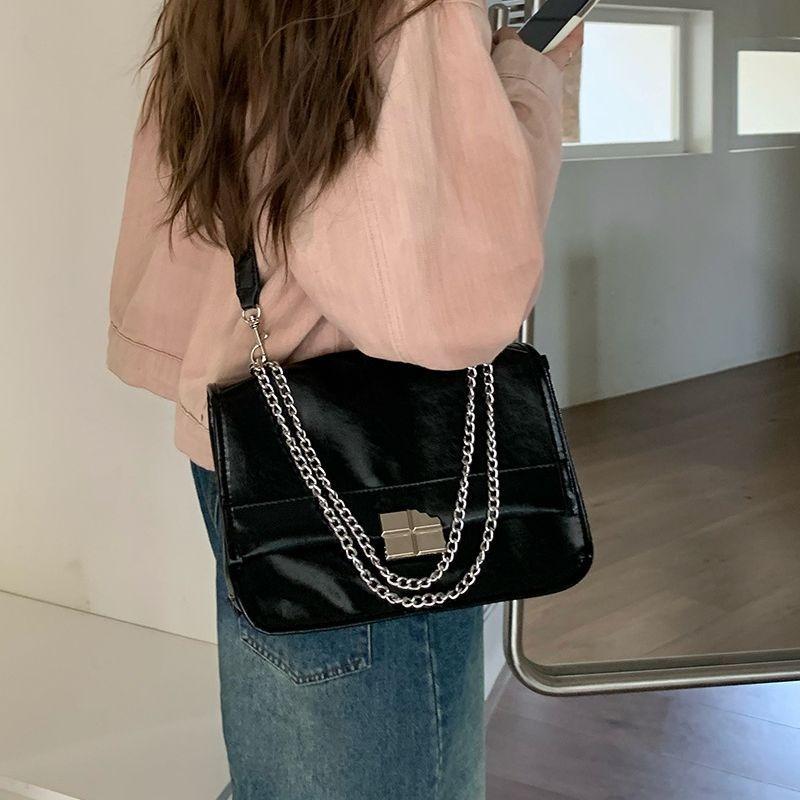 Niche Design Texture Underarm Bag Women's New Trendy Cool Chain Bag Versatile Large Capacity Shoulder Messenger Bag