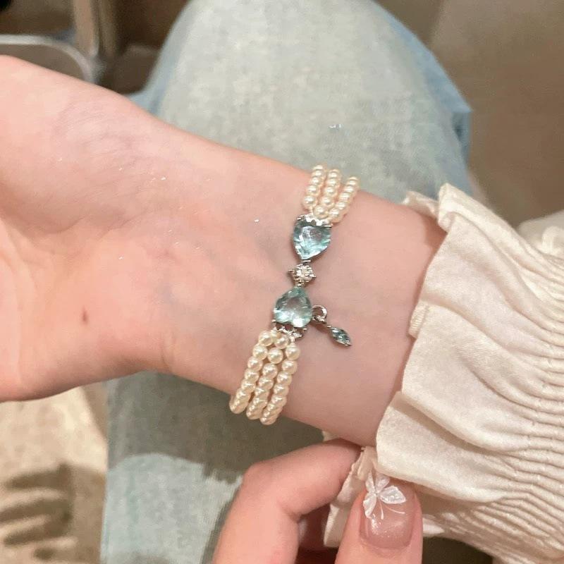 French Temperament Multi-Layer Pearl Butterfly Bracelet Women Niche Design Simple Versatile Splicing Chain Banquet Jewelry Gift