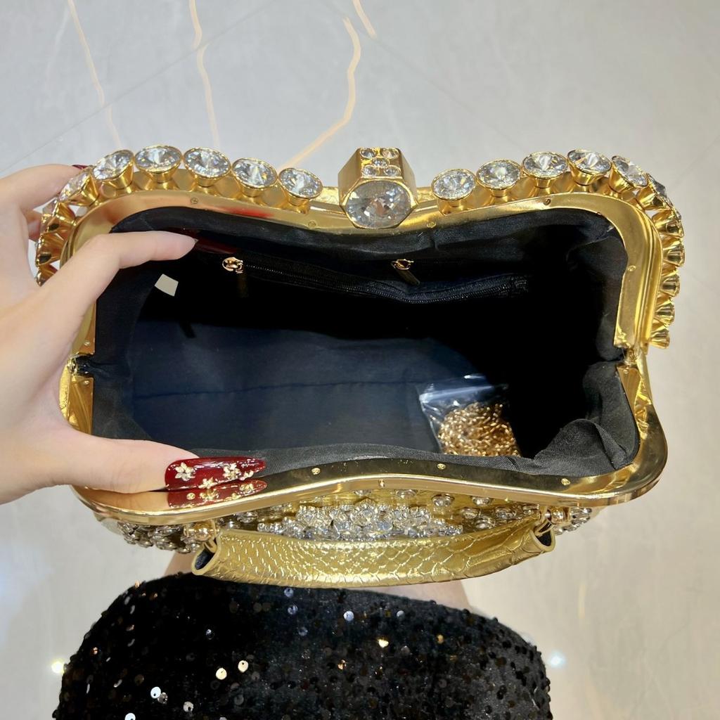 New Large Capacity Women's Handbag with Luxurious Diamond Inlay