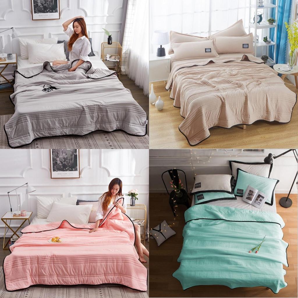 Modern Minimalist Polyester Cooling Blanket With Active Dyeing For Home Use