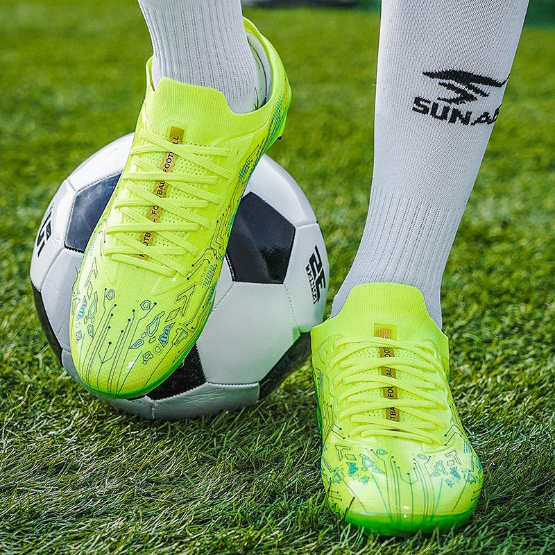 New Football Shoes Male Primary and Secondary School Students Artificial Turf Seamless Eager Long Nail Football Shoes