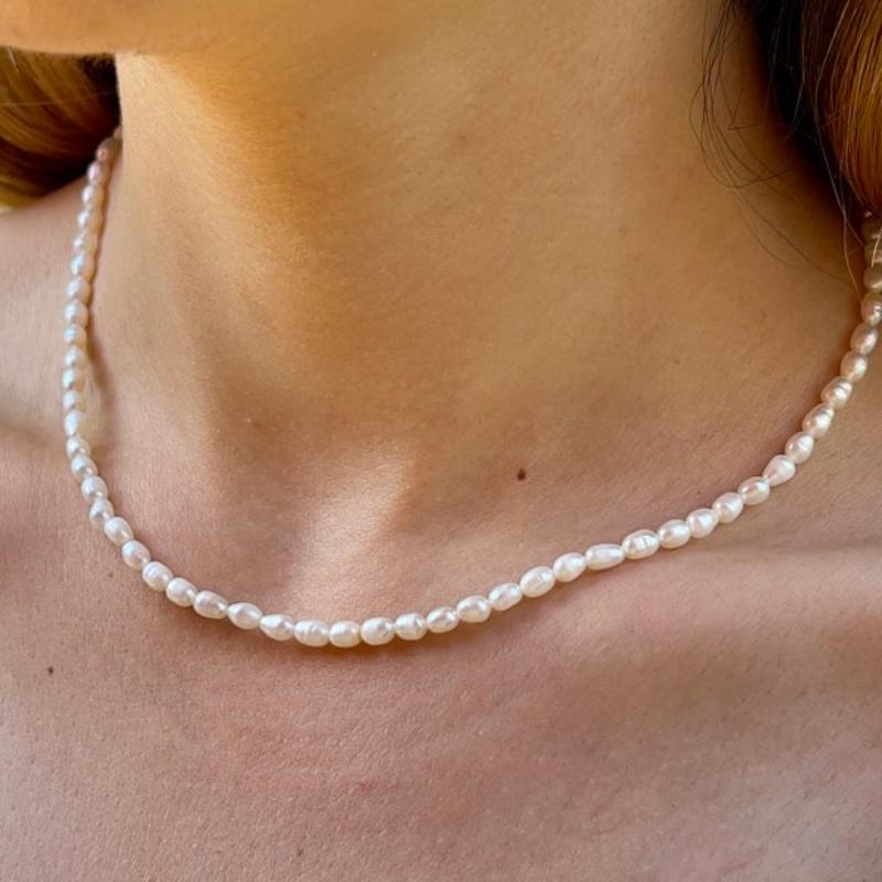 Vintage Style Dainty Freshwater Rice Pearl Necklace for Men and Women Minimalist Choker Necklace Layered Zircon For Mom Gift