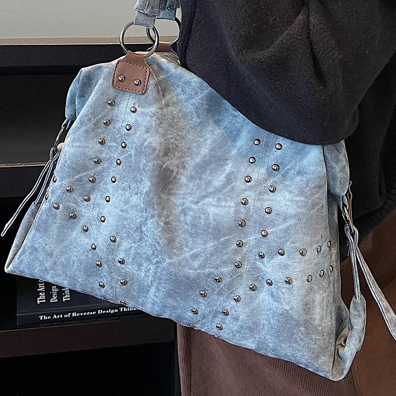 Large-capacity Backpack - Casual Riveted Shoulder Bag for Short Trips and Commuting Tote Bag