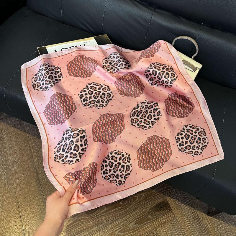 New 71 * 71cm Korean version small square scarf women's silk scarf spring and summer thin sunscreen scarf neck protection tied bag headband scarf