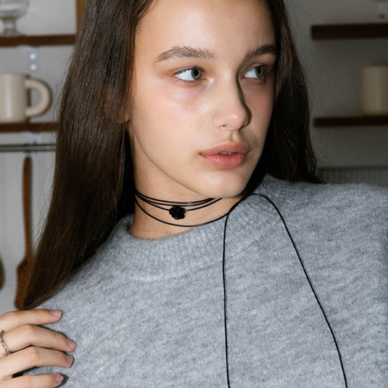 

pearlymore black rose leather string necklace free