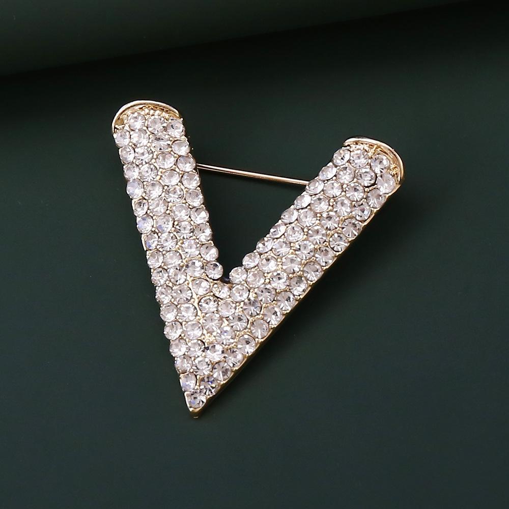 Brooch Women's New Korean Version V-shaped Simple Anti-light, Small Pin Suit Coat Shirt Fixed Accessories 2026