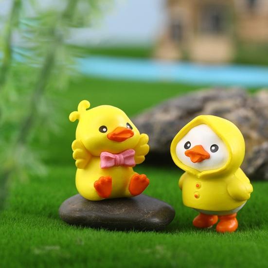 Duck Ornament with Raincoat Cute Plastic DIY Craft Mini Desktop Animal Figurine Statue Figure