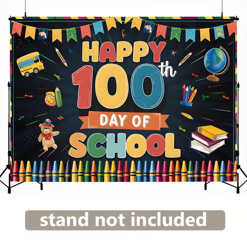 Fröhlicher 100. Schultag Kulisse, Lebendige Tafel-Szene mit Schulmaterial und Girlanden, Festliche Klassenzimmerwanddekoration