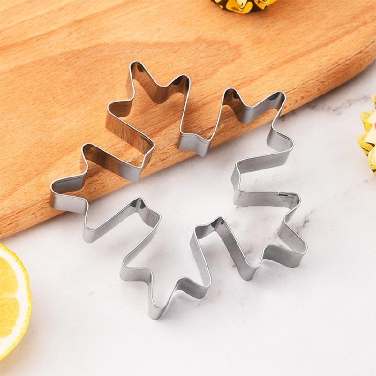 Elegant Festival Holiday Baking Essential Stainless Steel Snowflake Cookie Molds For Pastries And Chocolates