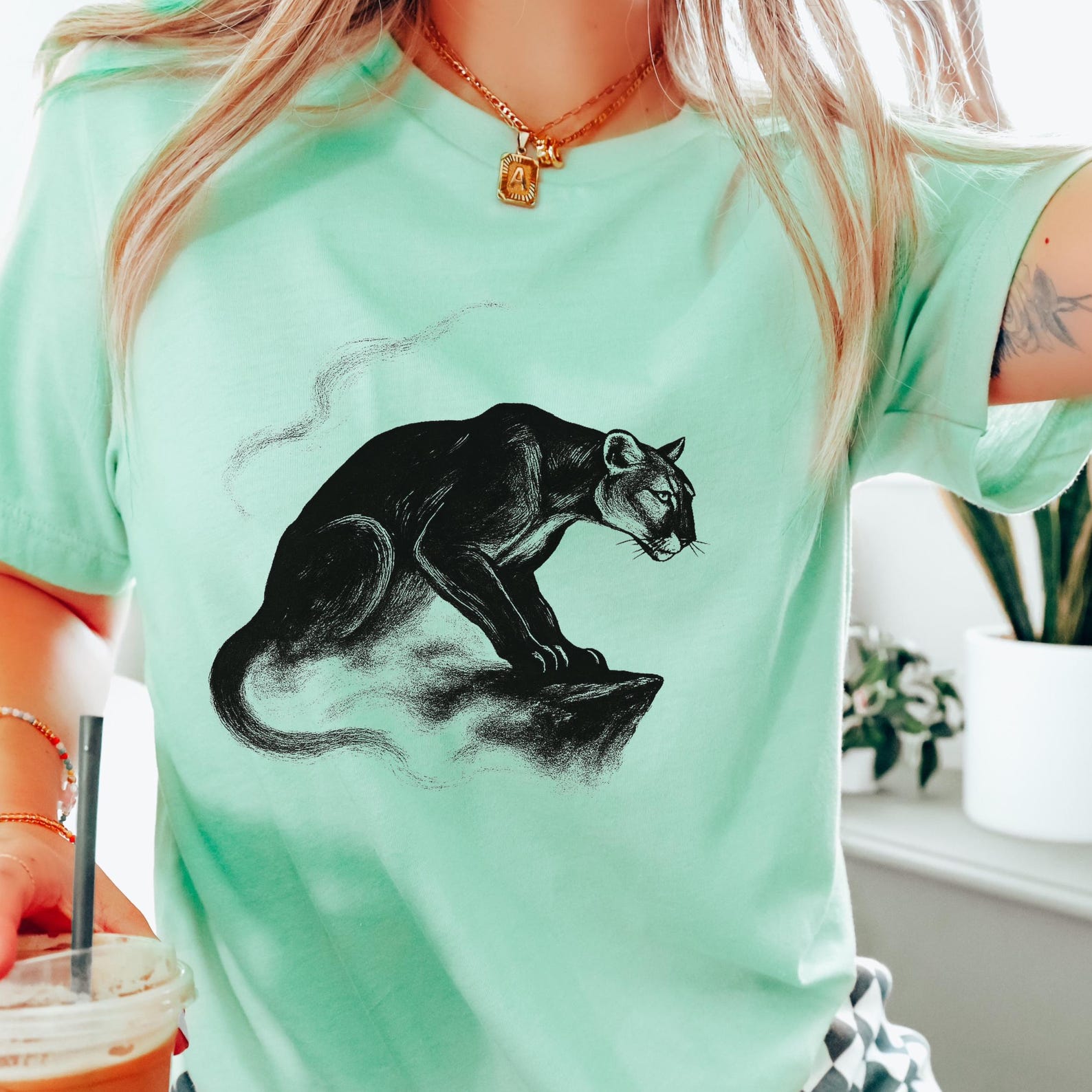 Black Panther Shirt Wild Cat Graphic Tee Nature Lover T-Shirt 2XL