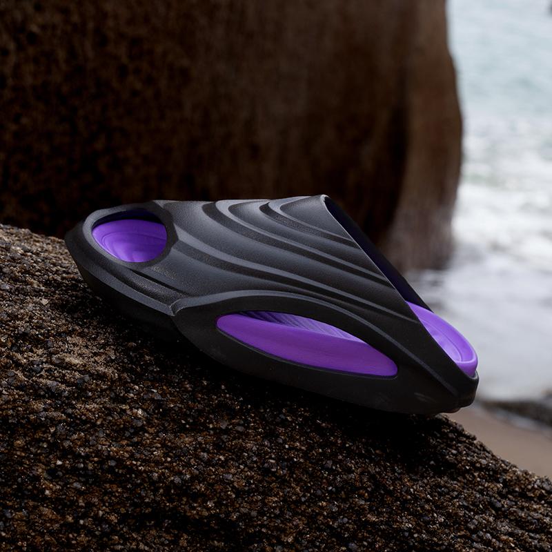 

Тапочки мужские противоскользящие легкие дырчатые туфли мужские спортивные повседневные пляжные тапочки дышащая обувь мужские сандалии простые и долговечные 36-37