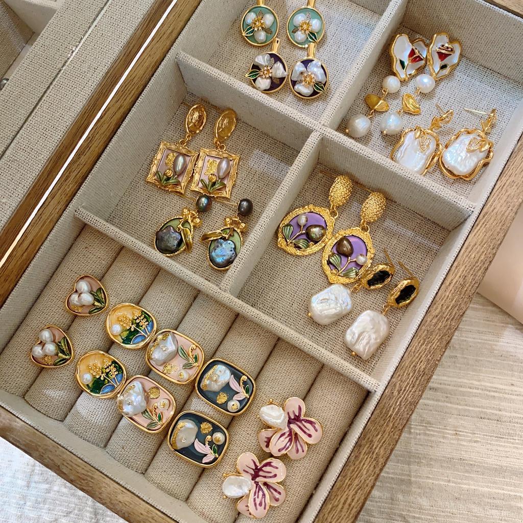 Medieval Baroque Pearl Earrings French Oil Painting Frame Flower Stud Earrings Court Style Light Luxury Retro Literary Earrings