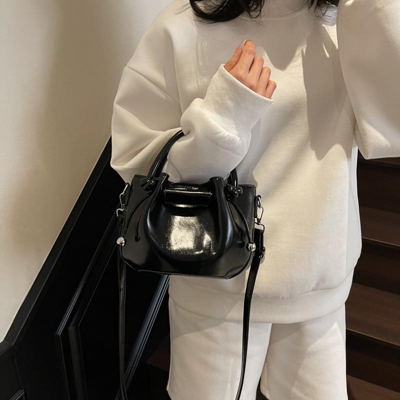 Fashion Handbag Women's New Versatile Shoulder Bag Messenger Bag
