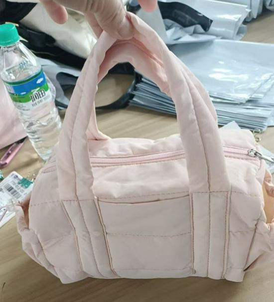 Gesteppte Damen Mini Sporttasche mit abnehmbarem Umhängegurt