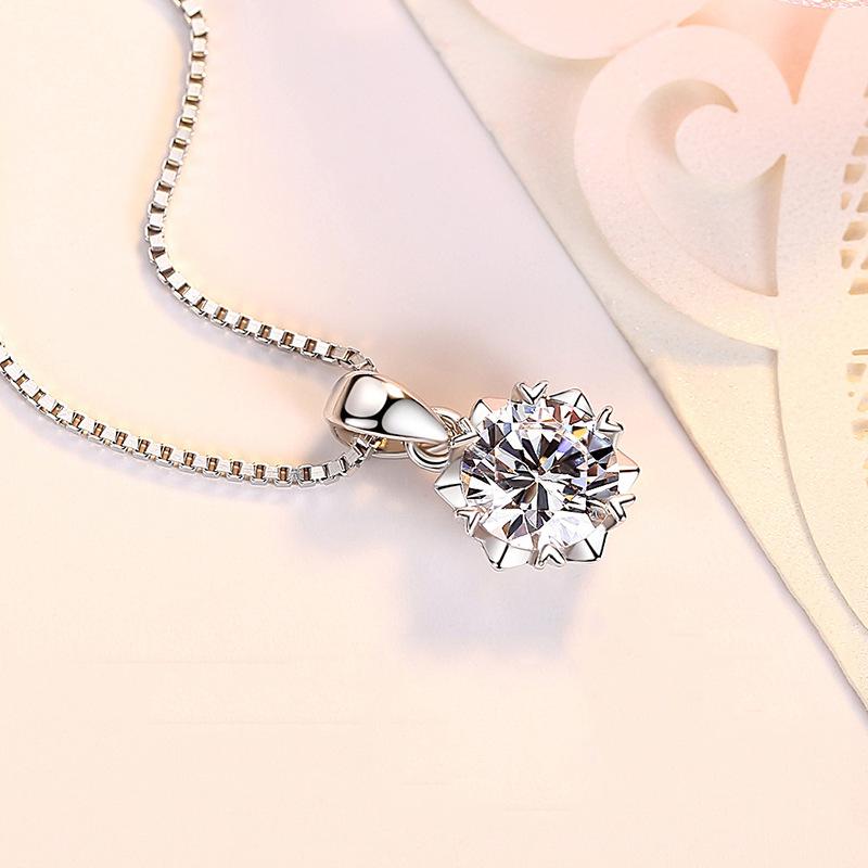 A Carat of Snow, Women's Necklace, Japanese and Korean Simple Student, Short Pendant, Collarbone Neck Chain