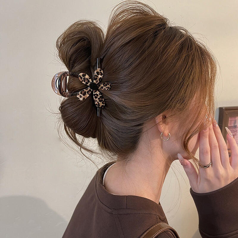 Lucana Leopard Hopi Flower Hairpin Clip brown