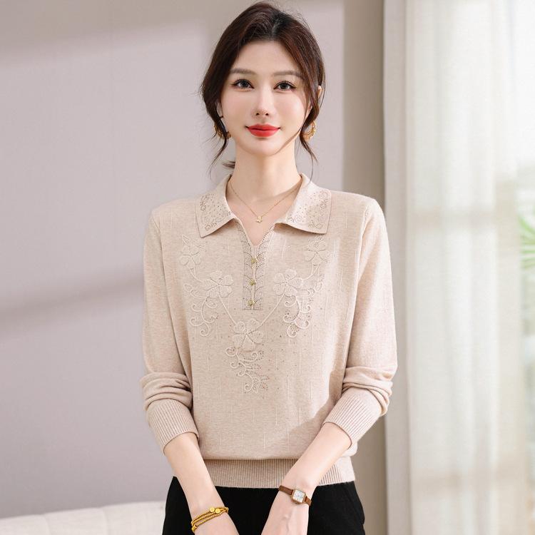 Long Sleeves and Age-reducing Knitted Shirts, Fashion Mothers' Autumn Dresses, Western-style Lapels and Bottoming Tops.