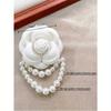 1 Stück Elegante Damen Kamelienblume Kunstperlen Quaste Brosche Anstecknadel für Hemdkragen Bekleidungsaccessoire, Party- und Hochzeitsgeschenk Valentinstag
