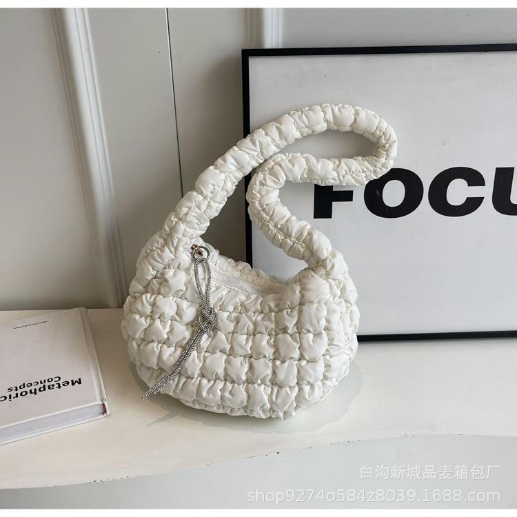 Korean version of trendy underarm bag women's 2025 summer new fashion pleated cloud bag niche design simple shoulder bag