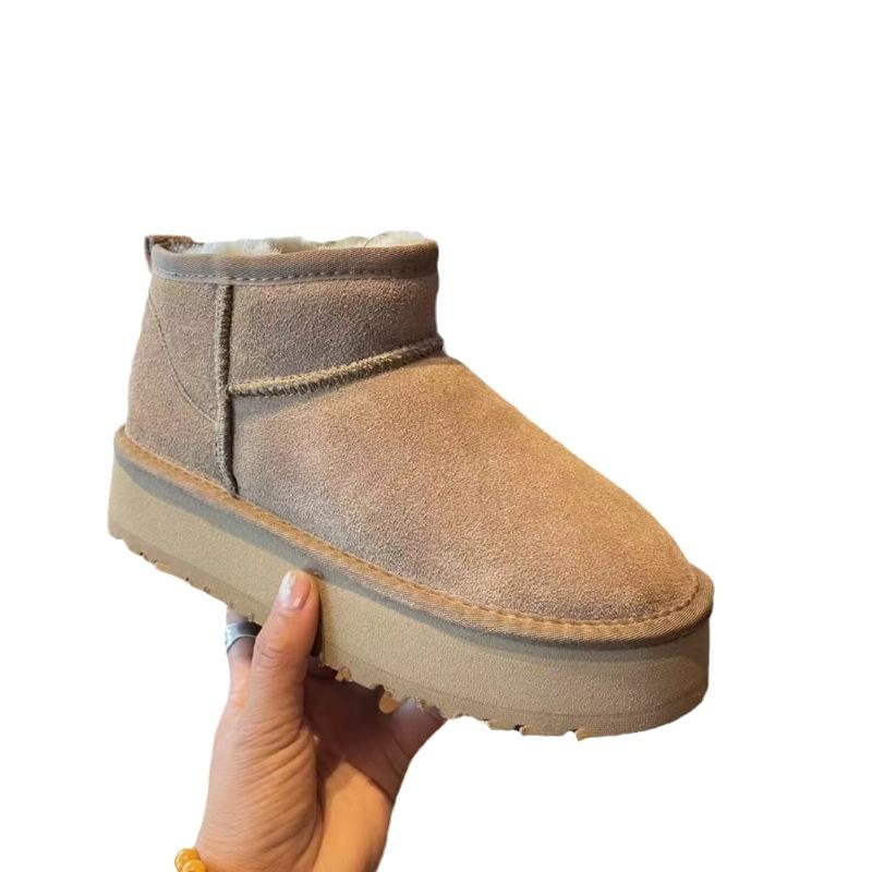 Fur integrated snow boots women's 2025 winter Zhou Dongyu same thick-soled heightening leather wool short boots burst
