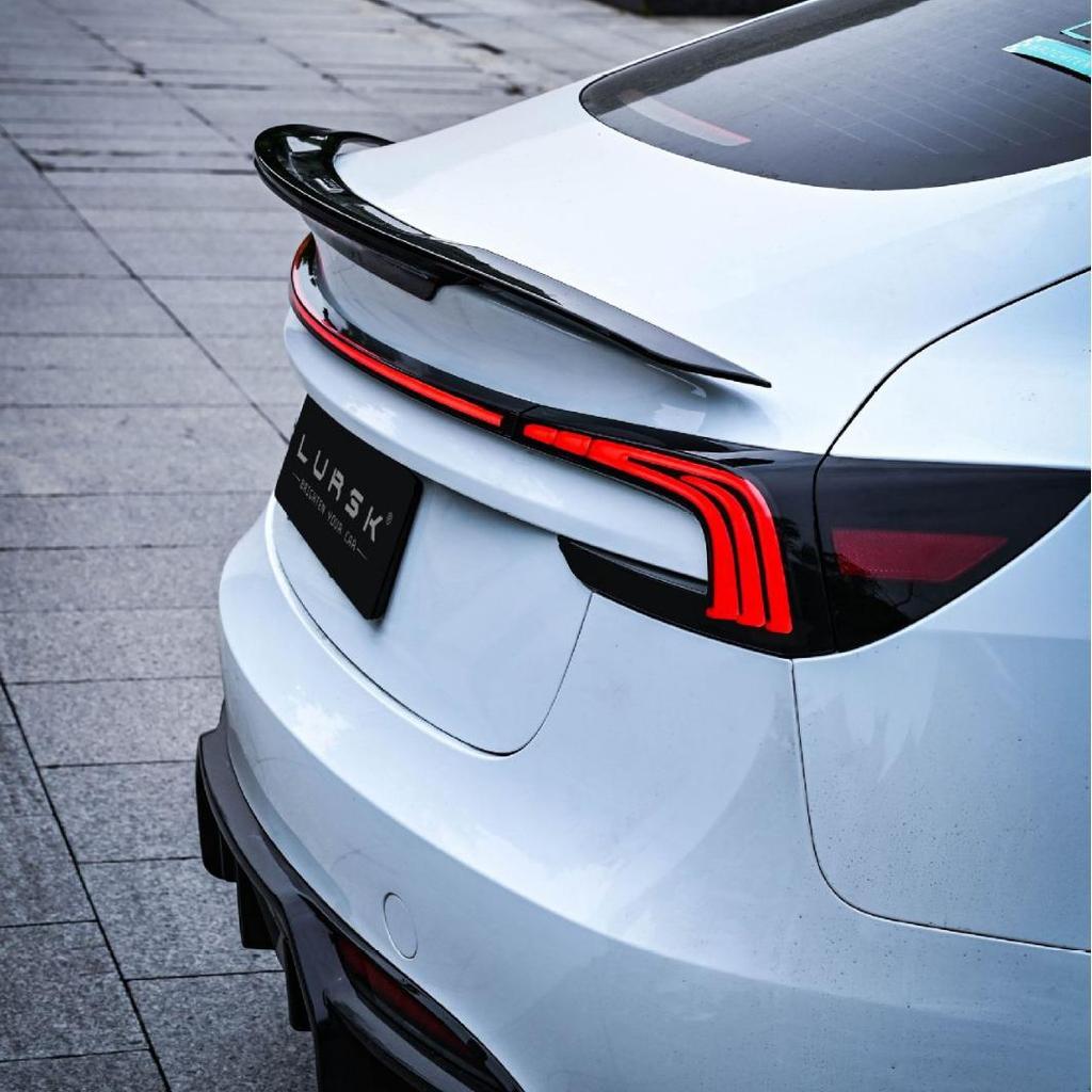 Compatible with Tesla Model 3 Facelift Streamlined Blade Taillight
