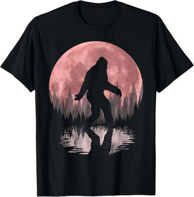 Graphique de la Lune de Bigfoot Forêt Nocturne ! T-shirt Sasquatch Cool