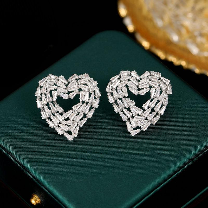 New Copper Micro Inlaid Cubic Zirconia Heart Shaped Hollow Earrings Clothing Accessories Gifts