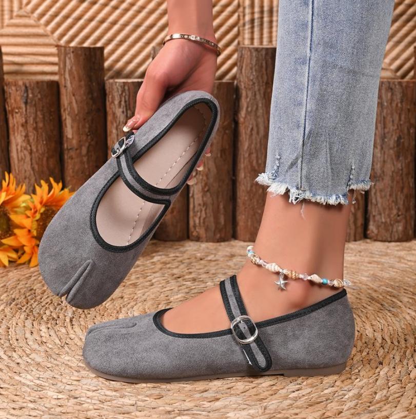 2026 Japonský styl Tabi Ninja boty Dámské Retro semišové ploché boty Rozdělená kopyta Lodní boty Femme Mary Jeans Mokasíny Balerína