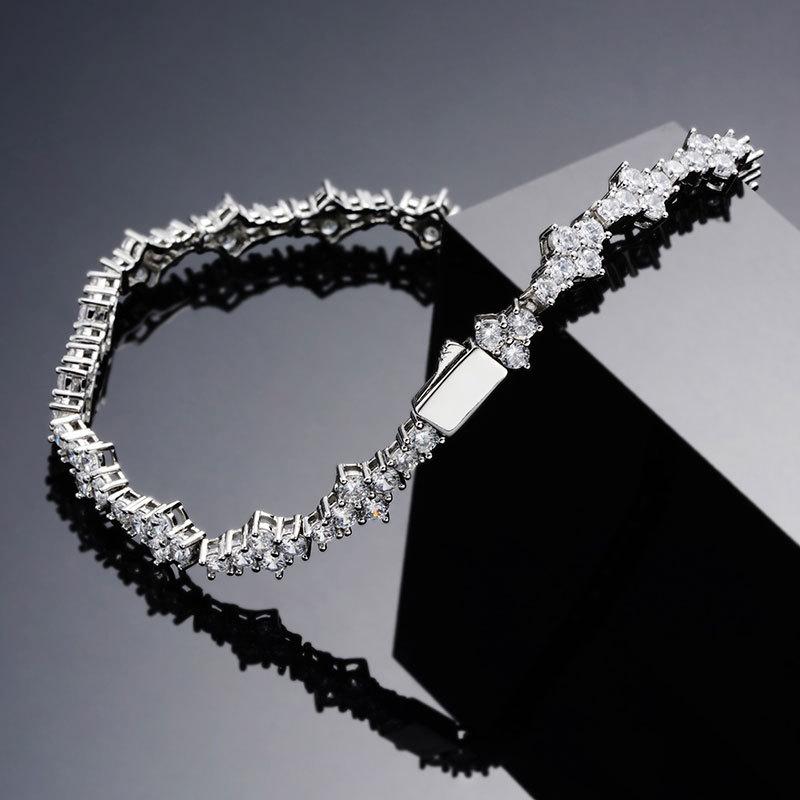 Hot-selling Diamond-encrusted Zircon Hip-hop Bracelet, High-end Gemstone-set Airplane Chain, Niche Bracelet.
