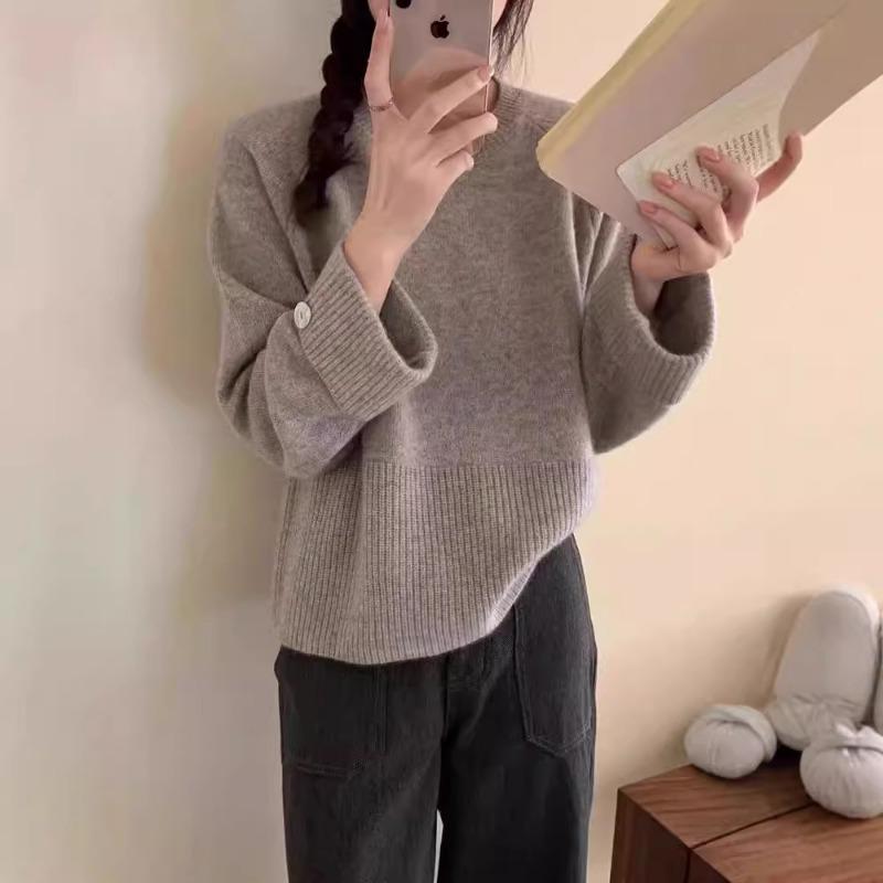Autumn and Winter New Knitted Sweater Women's Design Sense Casual Loose and Thin Round Neck Pullover with Thick Women's Top