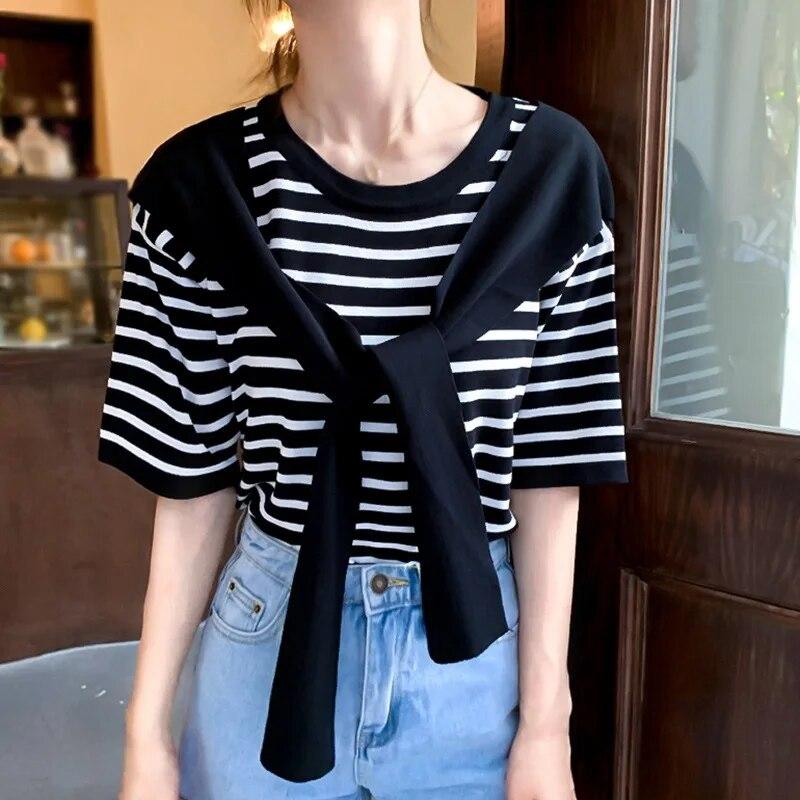 

Свободная футболка с круглым вырезом и фальшивой шалью из двух частей в полоску с короткими рукавами One Size