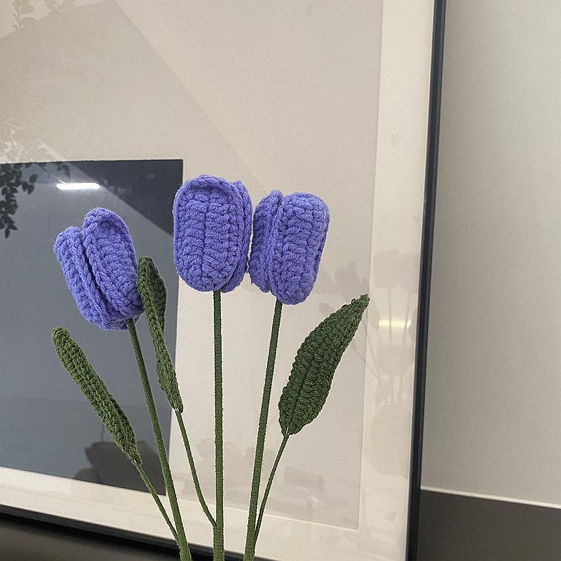 Buquê de Flores de Lã Tricotado à Mão: Ornamento de Rosa, Lírio, Girassol Presente