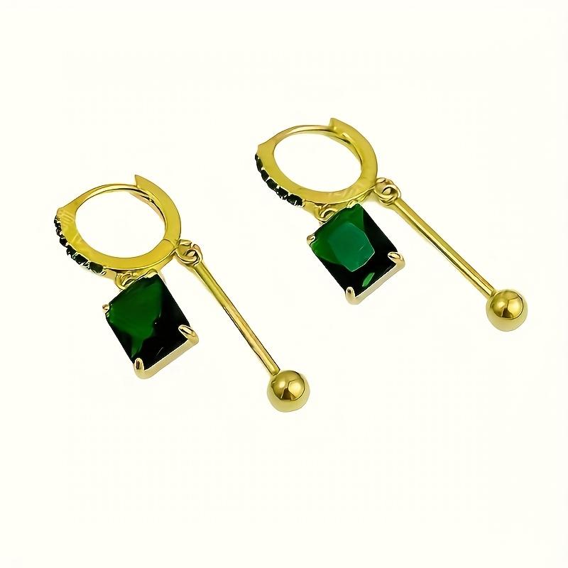 A Pair of Exquisite Green Ear Buckles, Elegant Temperament, Suitable for Mother's Day Gifts and Dates to Wear Elegant and Simple