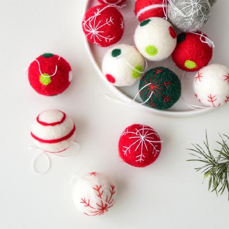 Set Of 4 Winter Snowflake Wool Felt Decoration Colorful Christmas Tree Decoration With Secure Hanging Ropes