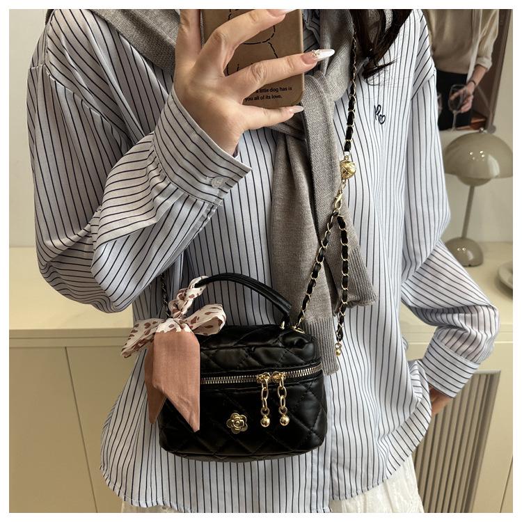 2025 Summer Mini Diamond-Pattern Crossbody Bag with Golden Ball Chain for Women