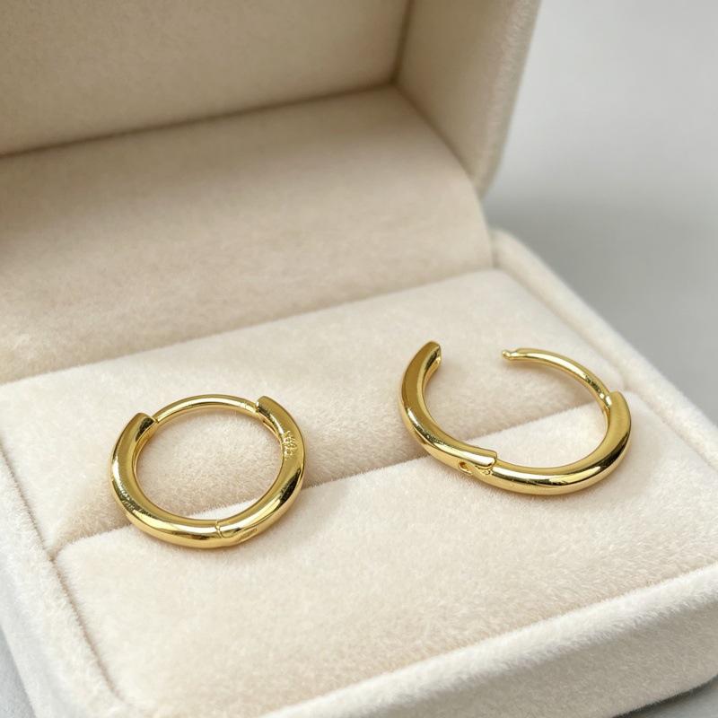 18K Gold Plated Smooth Round Hoop Earrings - Stylish, Versatile Ear Accessories