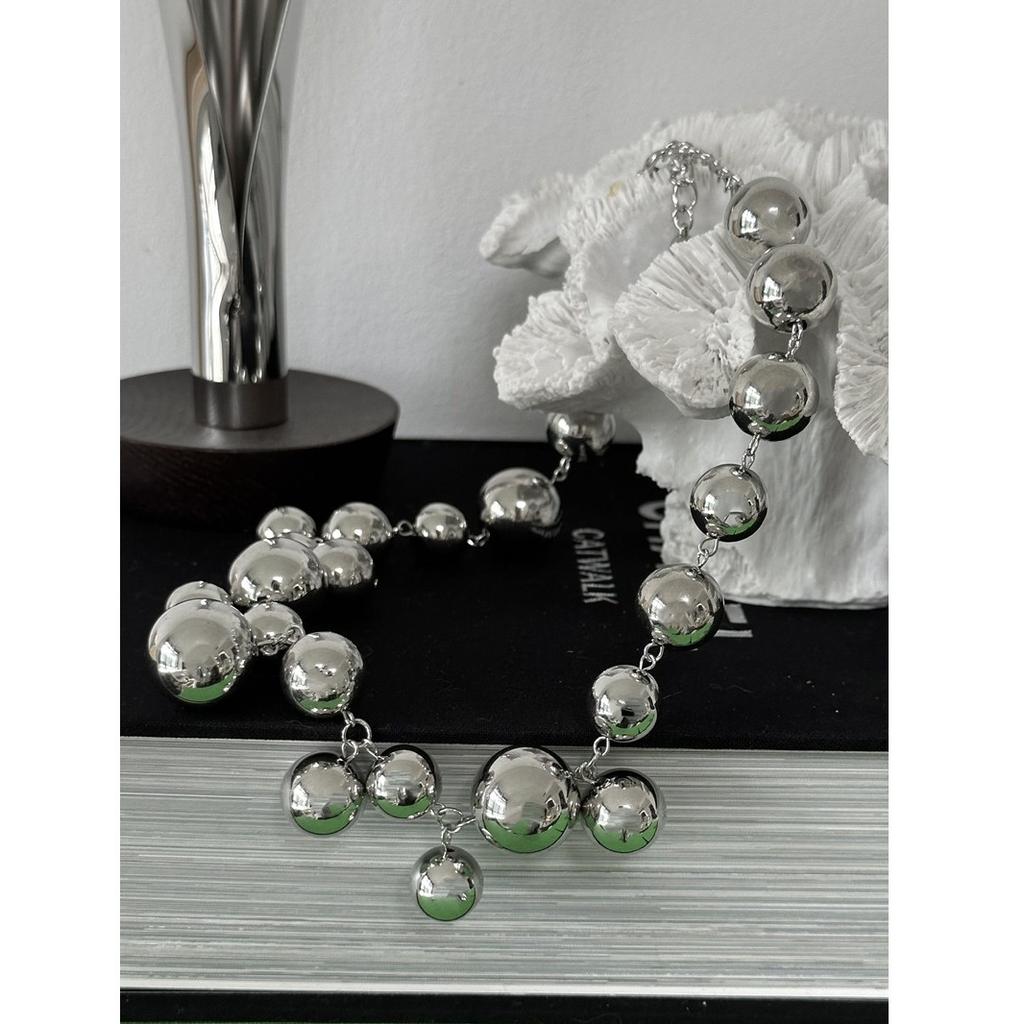 Styl light luxury okrągła koralikowa srebrna kulka naszyjnik przesadzone poczucie wysokiej klasy osobowość niszowy łańcuszek na obojczyk nowy łańcuszek na szyję damski