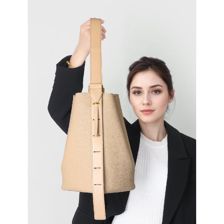 Women's Bag Korean Style Lazy Chic High-end Large Capacity Spring Summer New Genuine Leather Bucket Bag Commuter Crossbody Tote Bag